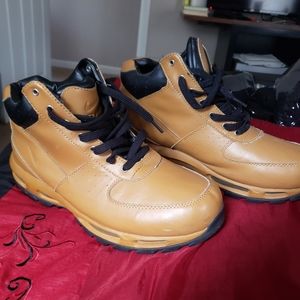 Nike ACG Goadome boots.